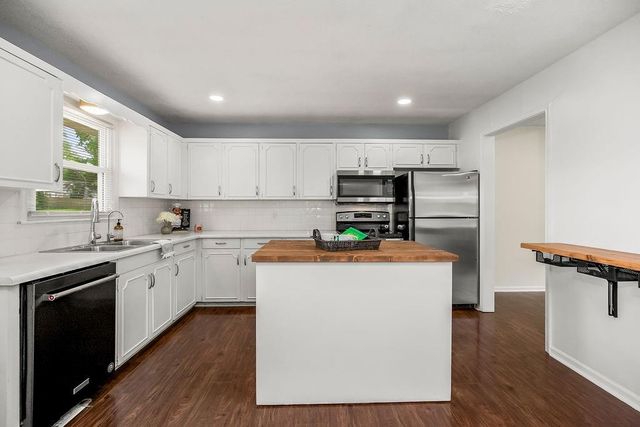 9232 Minnesota Avenue, Kansas City, KS 66112