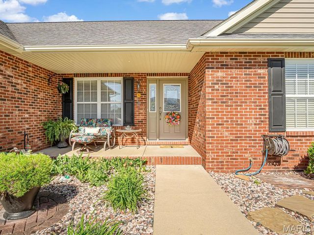 4020 Autumn Oak Drive, Smithton, IL 62285