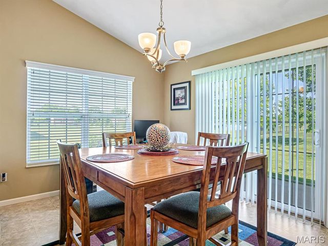 4020 Autumn Oak Drive, Smithton, IL 62285