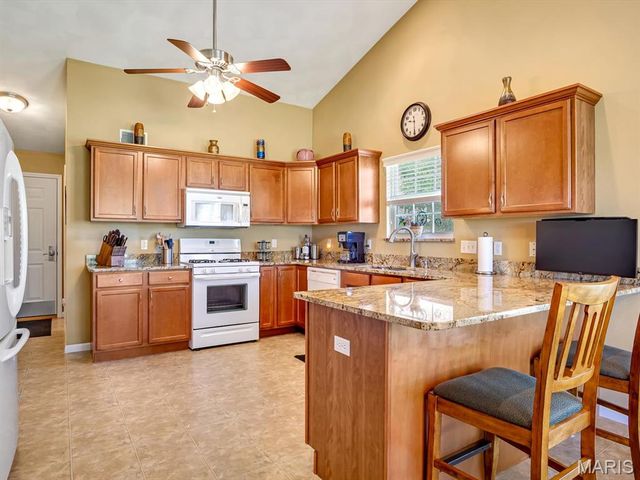 4020 Autumn Oak Drive, Smithton, IL 62285