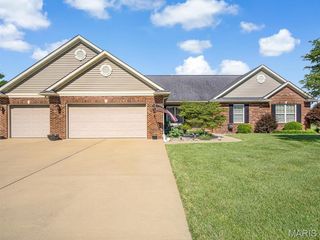 4020 Autumn Oak Drive, Smithton, IL 62285