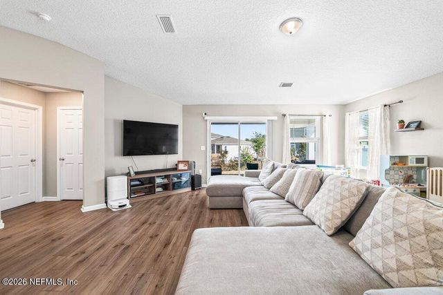 1385 PANTHER LAKE Parkway, Jacksonville, FL 32221