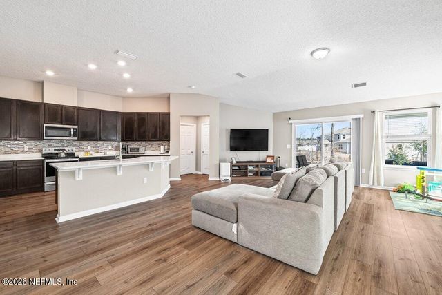 1385 PANTHER LAKE Parkway, Jacksonville, FL 32221