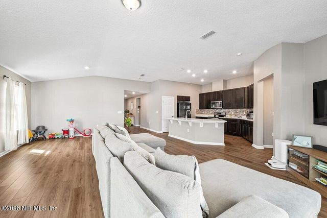 1385 PANTHER LAKE Parkway, Jacksonville, FL 32221