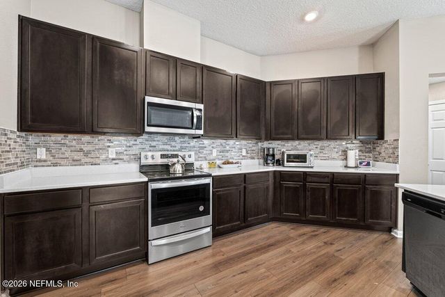 1385 PANTHER LAKE Parkway, Jacksonville, FL 32221