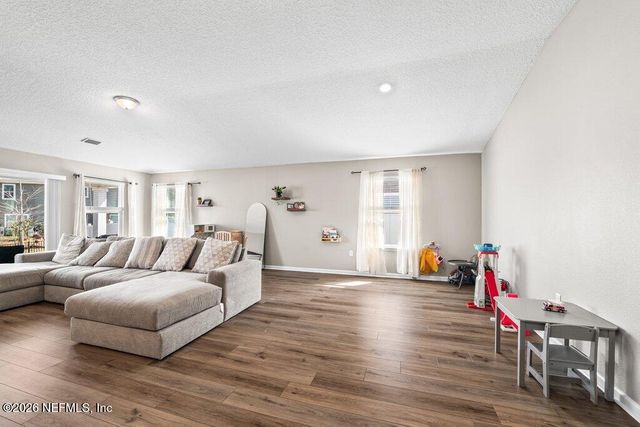 1385 PANTHER LAKE Parkway, Jacksonville, FL 32221