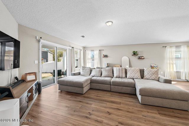 1385 PANTHER LAKE Parkway, Jacksonville, FL 32221