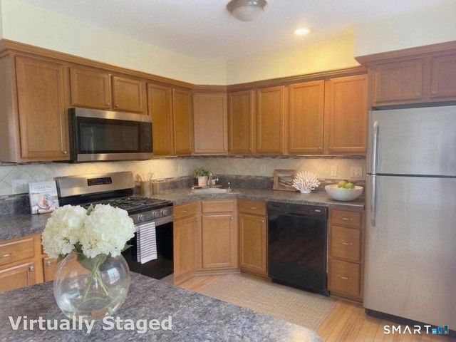 116 Commerce Street 5, Clinton, CT 06413