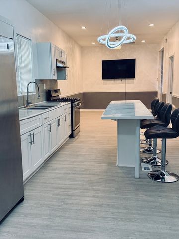 11725 S Morgan Street, Chicago, IL 60643