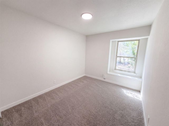 605 Hawthorne LN, Round Rock, TX 78664