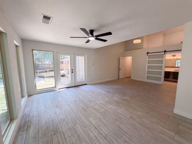 605 Hawthorne LN, Round Rock, TX 78664