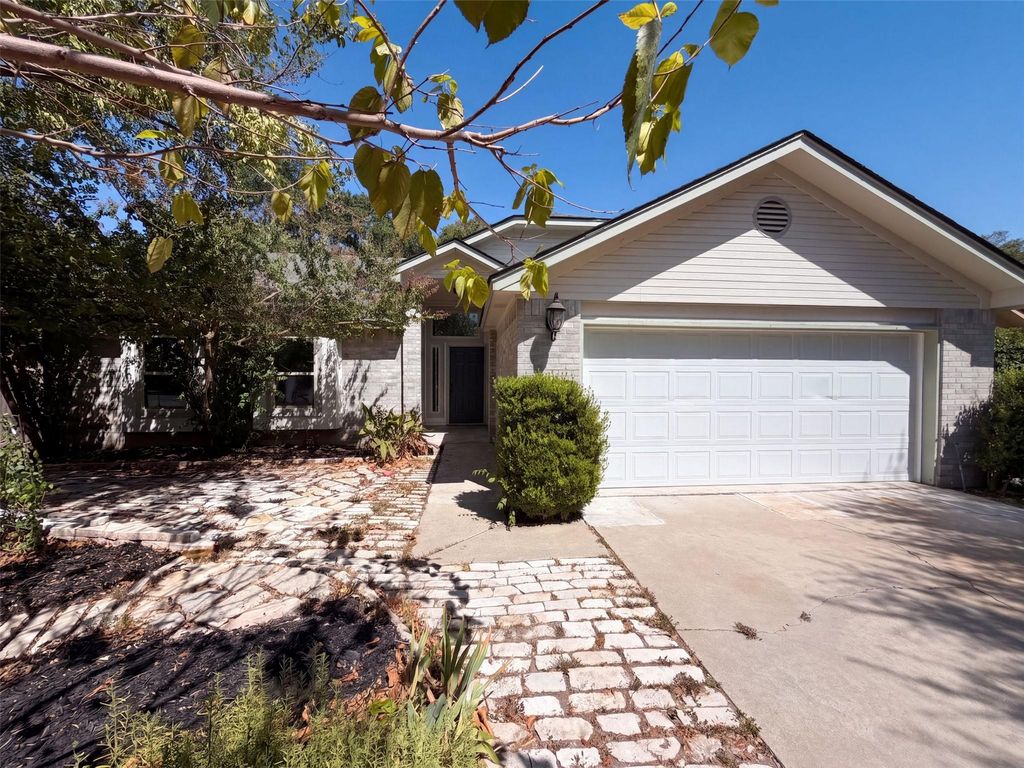 605 Hawthorne LN, Round Rock, TX 78664