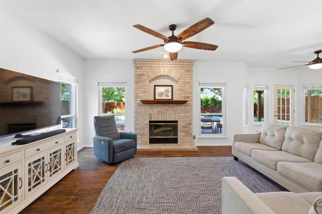 917 Woodhollow LN, Cedar Park, TX 78613