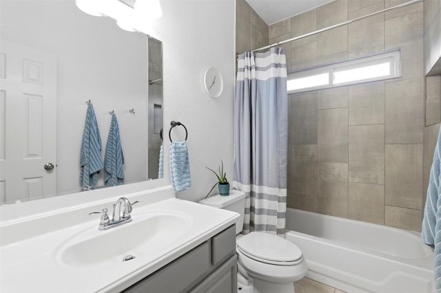 917 Woodhollow LN, Cedar Park, TX 78613