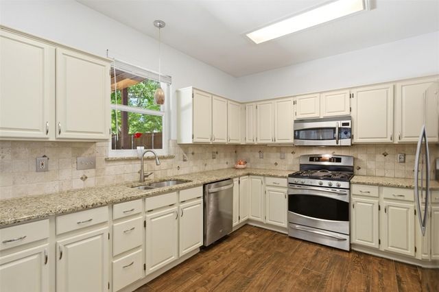 917 Woodhollow LN, Cedar Park, TX 78613