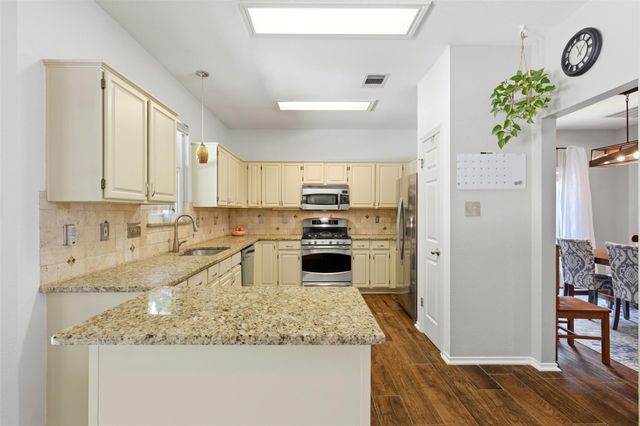 917 Woodhollow LN, Cedar Park, TX 78613