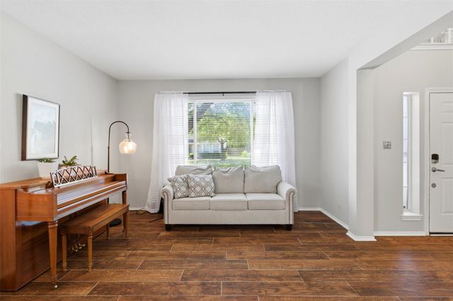 917 Woodhollow LN, Cedar Park, TX 78613