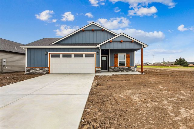 1558 N Emerald Valley Dr., Mulvane, KS 67110