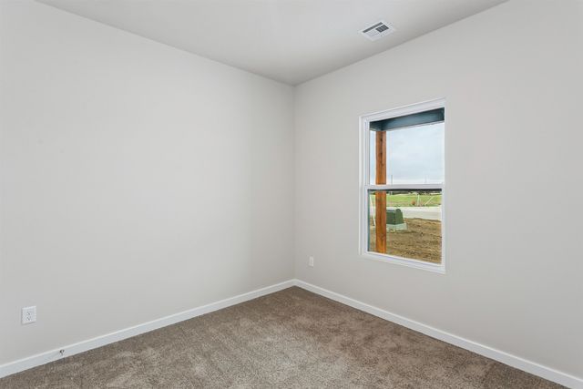 1558 N Emerald Valley Dr., Mulvane, KS 67110