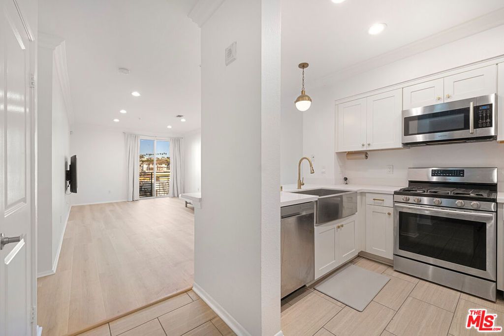 6400 Crescent Parkway 315, Playa Vista, CA 90094