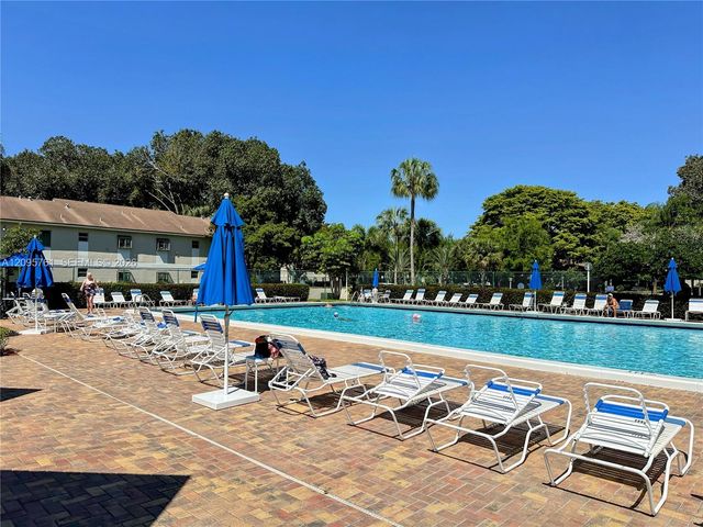 107 Gardens Drive 106, Pompano Beach, FL 33069
