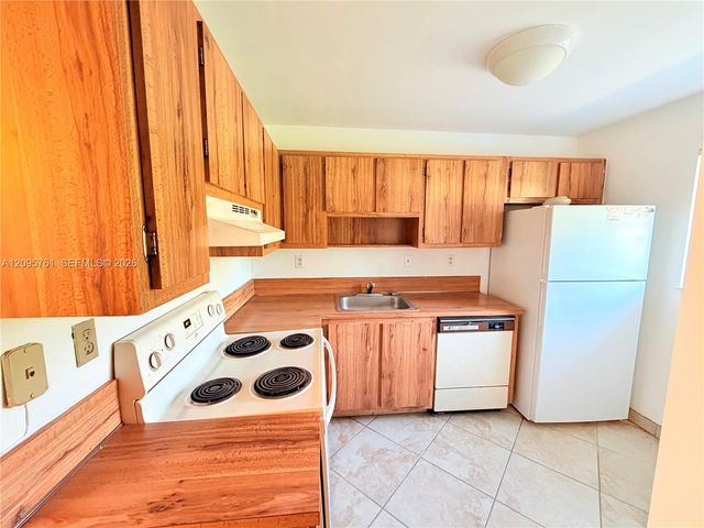 107 Gardens Drive 106, Pompano Beach, FL 33069