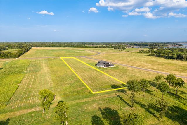524 Shores Drive, Honey Grove, TX 75446