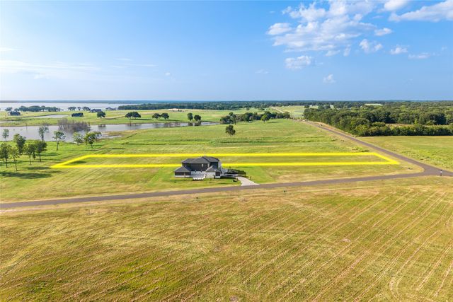 524 Shores Drive, Honey Grove, TX 75446