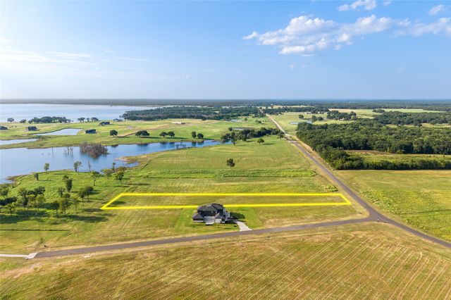 524 Shores Drive, Honey Grove, TX 75446