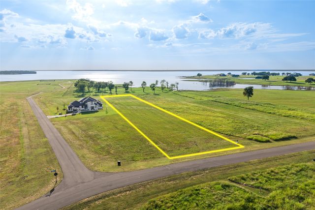 524 Shores Drive, Honey Grove, TX 75446
