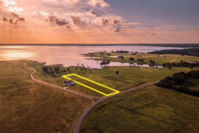 524 Shores Drive, Honey Grove, TX 75446