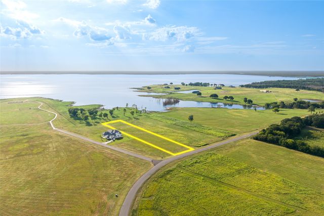 524 Shores Drive, Honey Grove, TX 75446