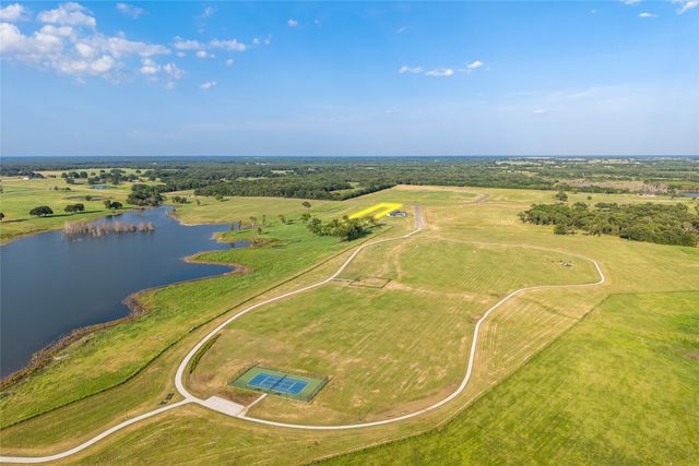 524 Shores Drive, Honey Grove, TX 75446