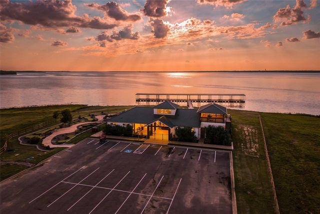524 Shores Drive, Honey Grove, TX 75446