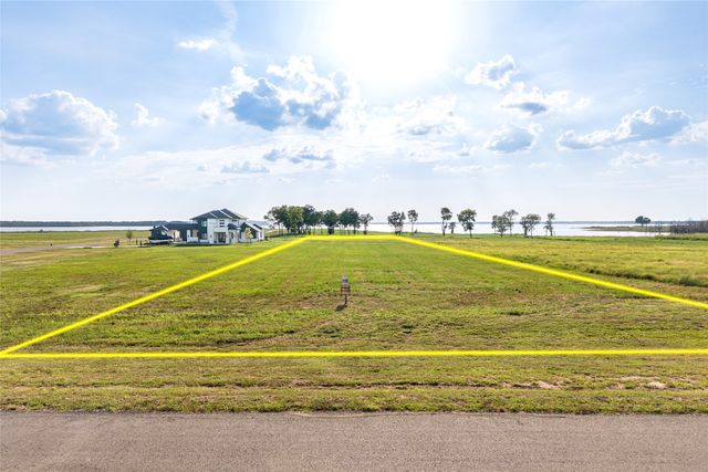 524 Shores Drive, Honey Grove, TX 75446