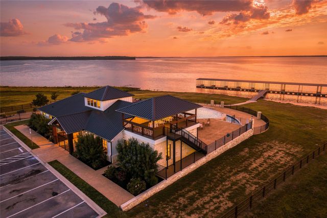 524 Shores Drive, Honey Grove, TX 75446