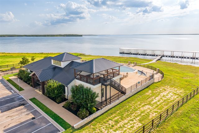 524 Shores Drive, Honey Grove, TX 75446