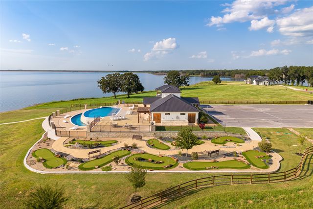 524 Shores Drive, Honey Grove, TX 75446