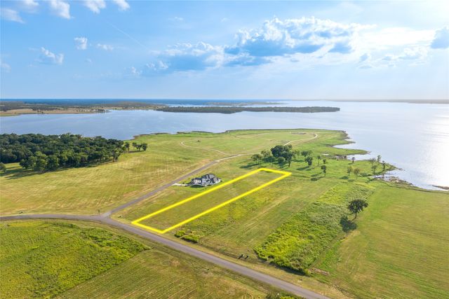 524 Shores Drive, Honey Grove, TX 75446