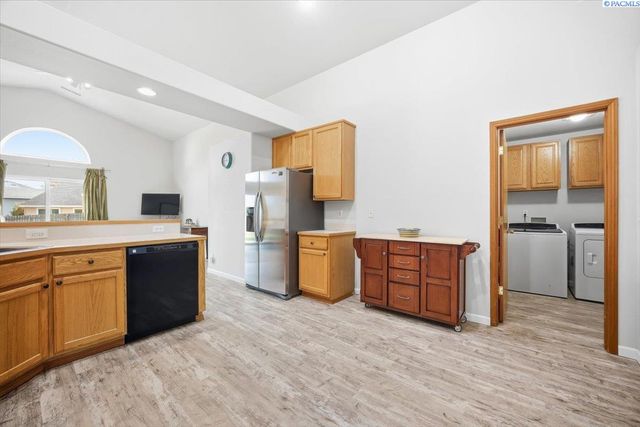 3435 S Dennis St, Kennewick, WA 99337