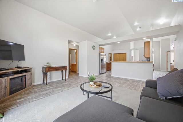 3435 S Dennis St, Kennewick, WA 99337