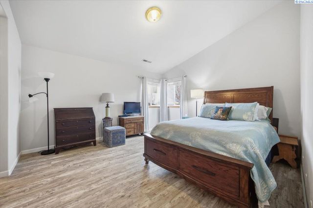 3435 S Dennis St, Kennewick, WA 99337