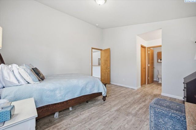 3435 S Dennis St, Kennewick, WA 99337