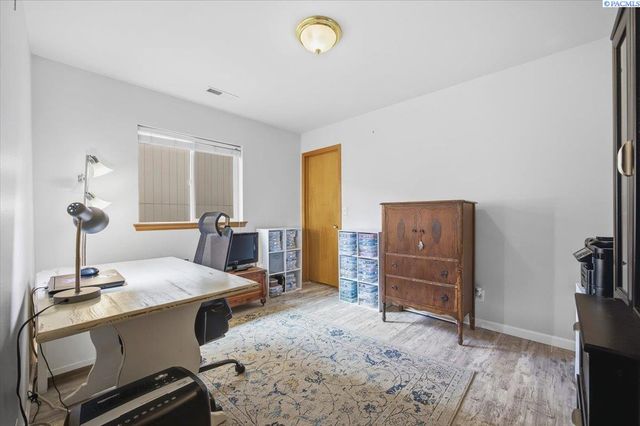 3435 S Dennis St, Kennewick, WA 99337