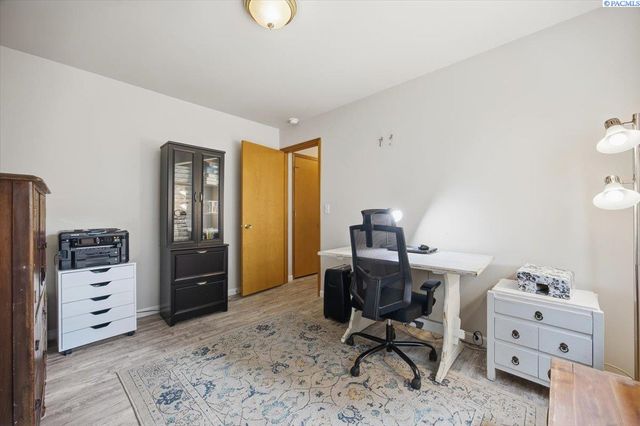 3435 S Dennis St, Kennewick, WA 99337