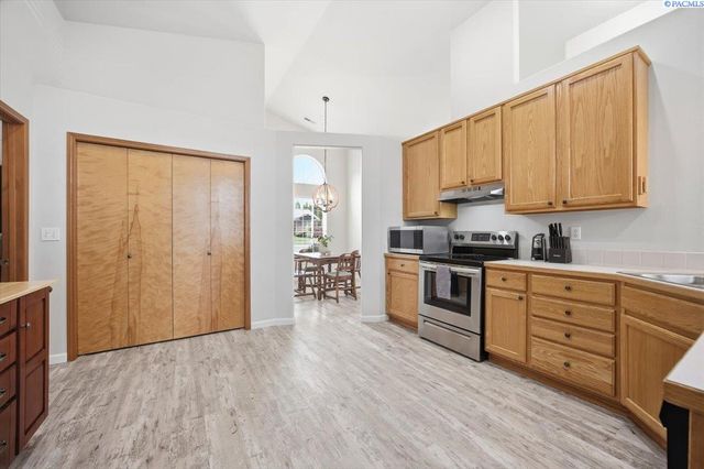 3435 S Dennis St, Kennewick, WA 99337