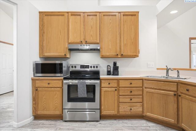 3435 S Dennis St, Kennewick, WA 99337