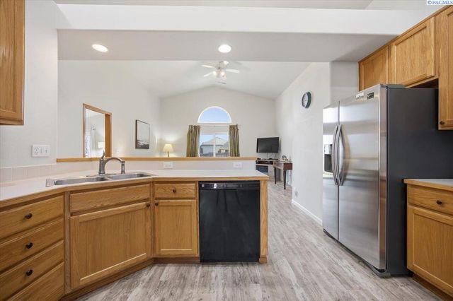 3435 S Dennis St, Kennewick, WA 99337