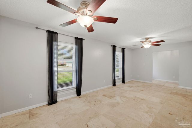 4521 Baywoods Ct, Pensacola, FL 32504