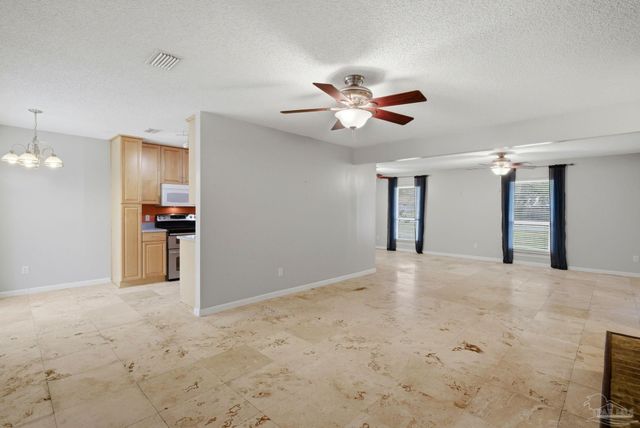 4521 Baywoods Ct, Pensacola, FL 32504